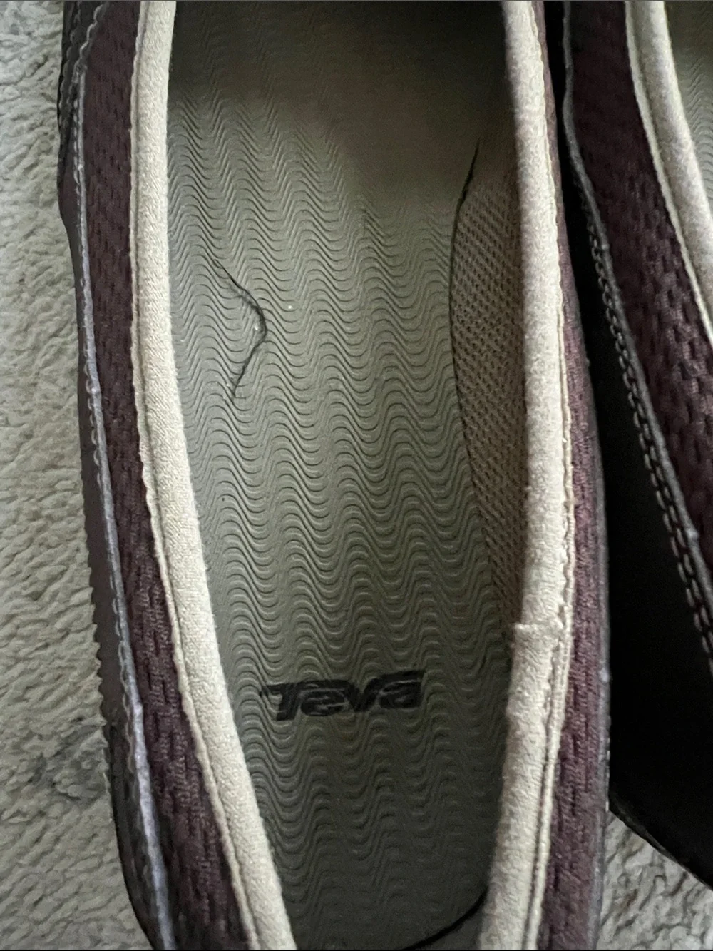 Teva Comfort Casual Slip-On Flats in Brown - Women's size 9